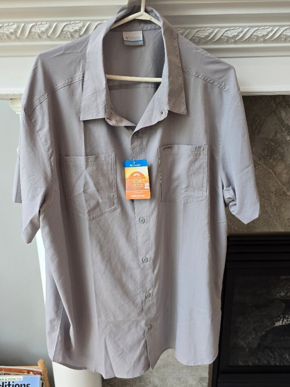NWT Columbia Men's Red Eagle Lake Short Sleeve Shirt City Grey XL Button Up UPF